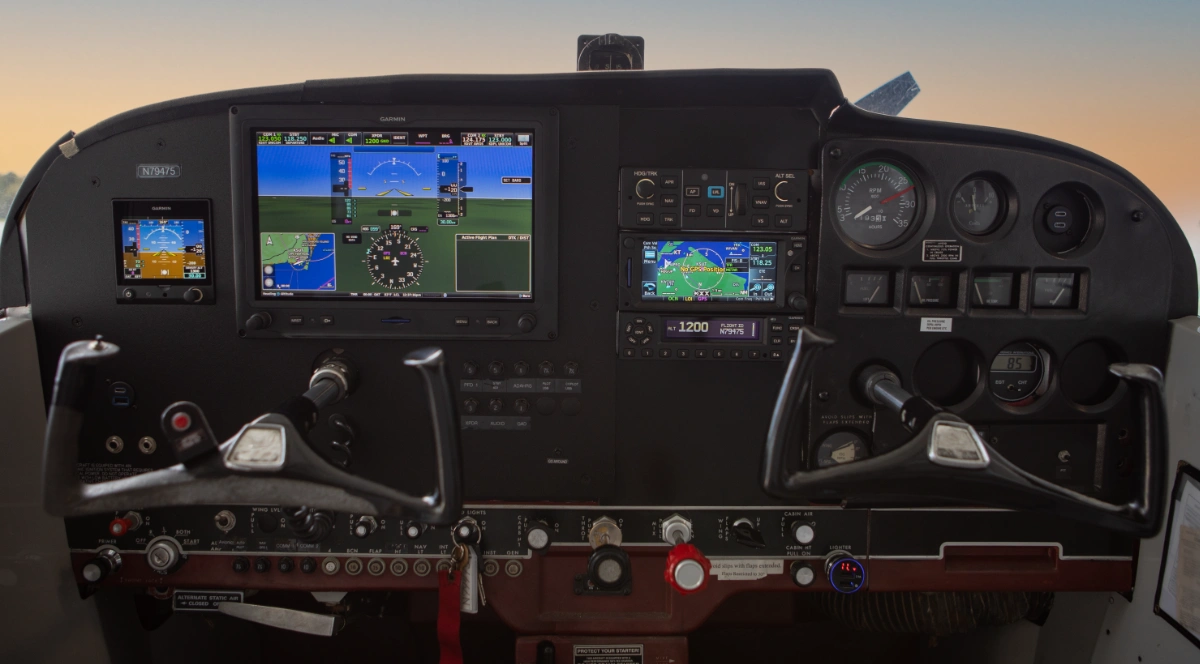 Garmin G3X Touch and GTN 650 avionics panel in High Tide Aviation Cessna 172 N79475